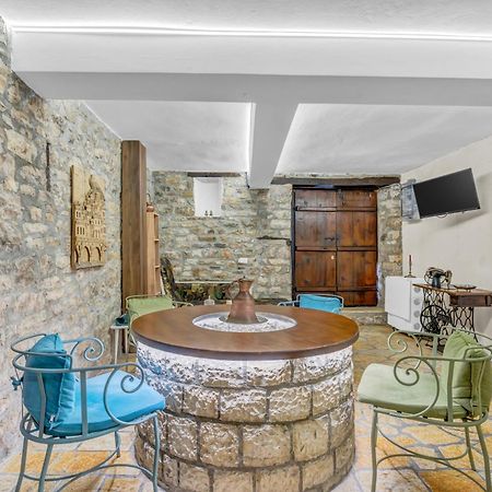 The Well House - Unesco Berat Exterior photo