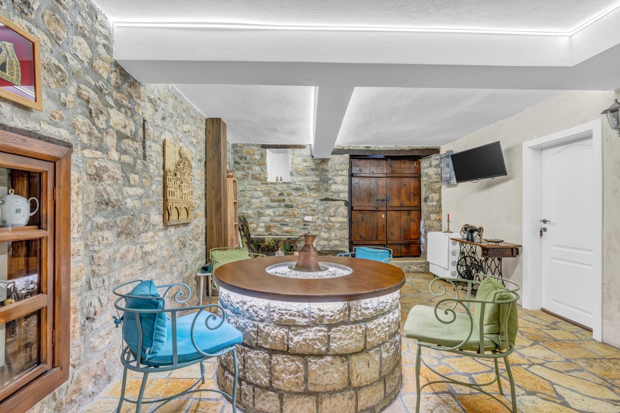 The Well House - Unesco Berat Exterior photo