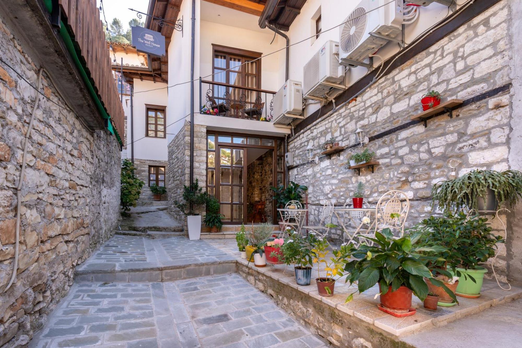 The Well House - Unesco Berat Exterior photo